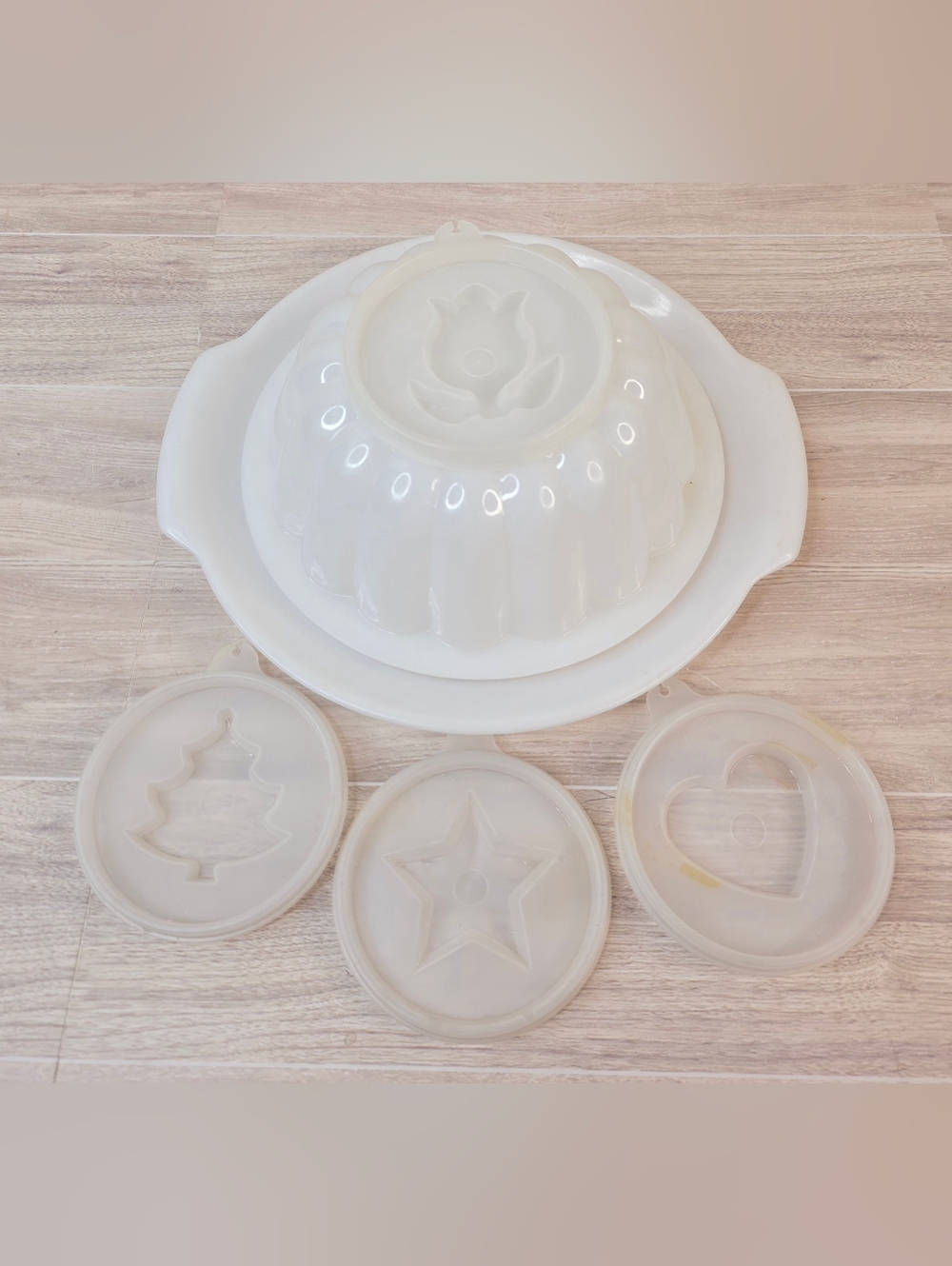 Vintage Tupperware Jello Mold